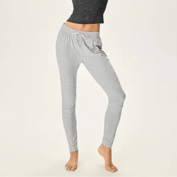 Outdoor Voices CloudKnit Athleisure Jog Pants Joggers Fog Grey Small Fall Casual - Picture 2 of 10